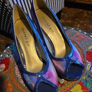 Madden Girl "PICES" Iridescent Blue and Pink Heels, 8 1/2, NWOT.  👠
